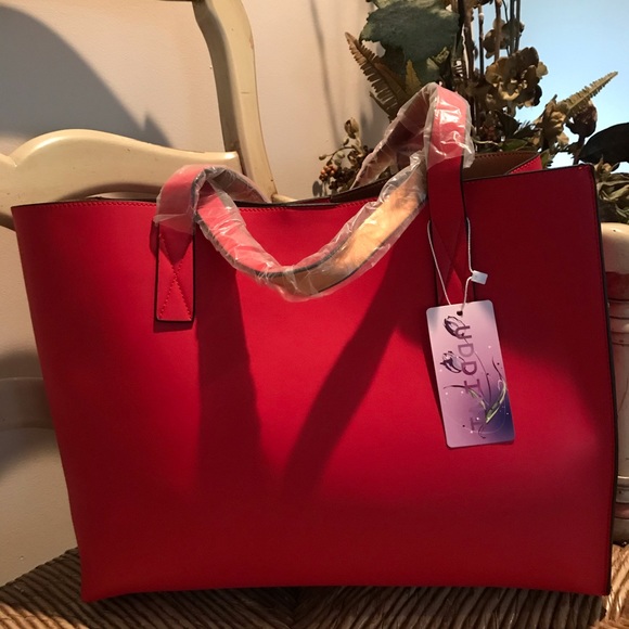 🎈🎈Love that Red/ 3 in one Tote and crossbody🎈 - Picture 2 of 8
